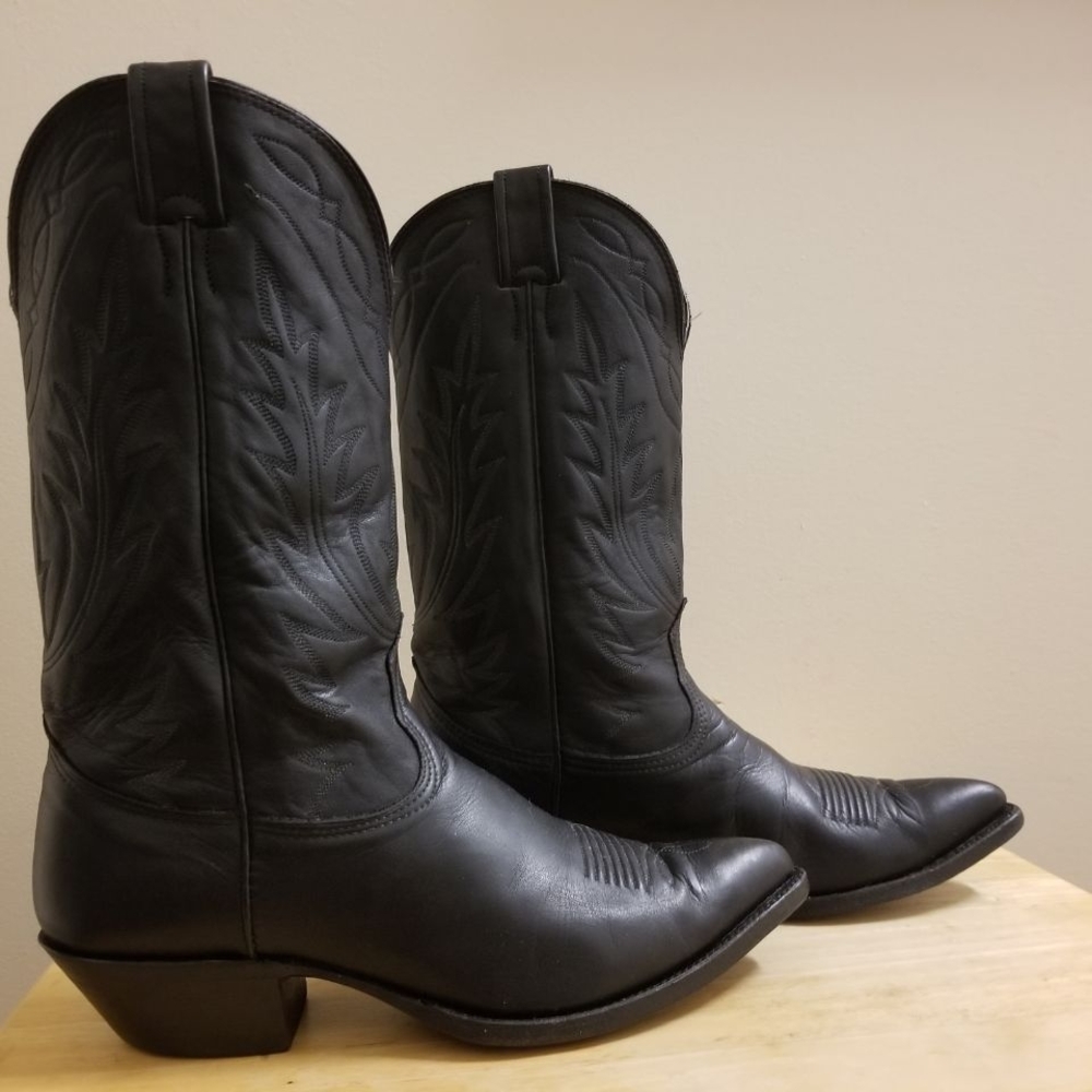 Men's Nocona leather size 9
